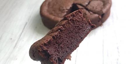 Bizcocho de chocolate sin gluten ni harinas