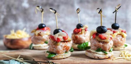 Las mini hamburguesas de conejo con escalivada y alioli más fáciles y jugosas