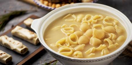 Los platos de Navidad, en versión vegana: sopa de galets, pilota, canelones y asado