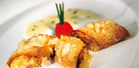 Cómo hacer estos saludables creps de espelta con cebolletas y patatas