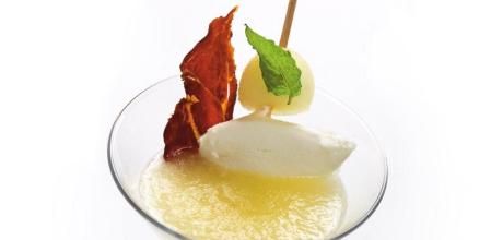 Prepara una refrescante sopa de melón con queso de cabra