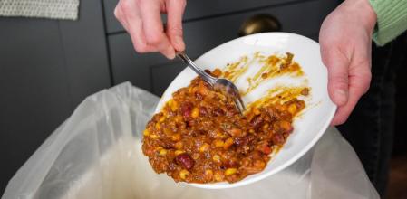 Throwing leftovers to the bin