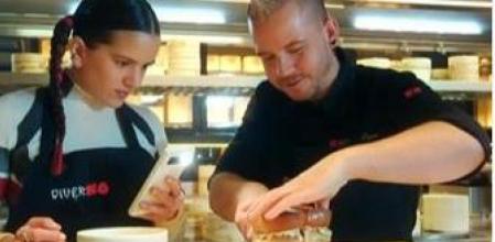 Así se prepara el sándwich 'Chiken Teriyaki' de Dabiz Muñoz y Rosalía