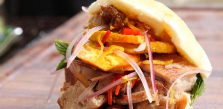Celebra el Día Mundial del Sándwich con este bocata carnívoro de Gastón Acurio