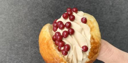 Prepara esta ganache montada de almendra para tus postres
