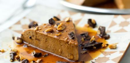 Prepara este tentador flan de chocolate con almendras