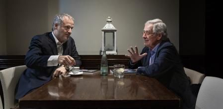 Conversación con Xavier Trias y Jordi Cabré. El escritor Jordi Cabre entrevista a Xavier Trias en Barcelona.