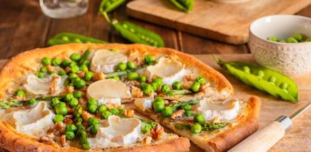Cómo hacer la receta de esta apetecible pizza de guisantes