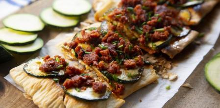 Receta de coca de calabacín y sobrasada