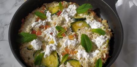 Prepara la receta más versátil de fritatta italiana: con hierbabuena