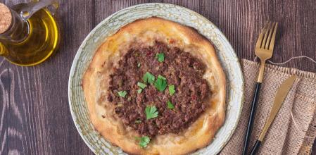 Lahmacun, la pizza turca tradicional