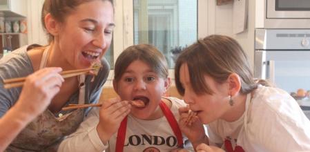 Los chefs cocinan en casa: la ventresca con guisantes de Carlota Claver