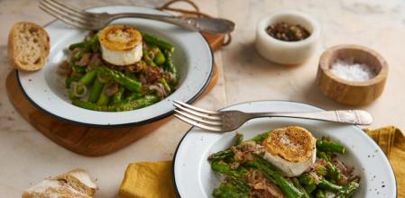 Receta de espárragos trigueros con queso de cabra