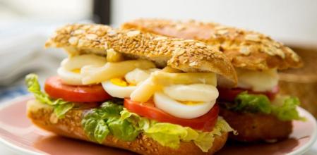 La receta para preparar un bocadillo de vegetales en 10 minutos