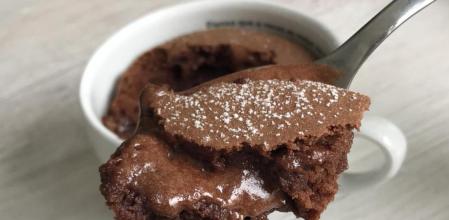 El truco para preparar un bizcocho de chocolate más esponjoso