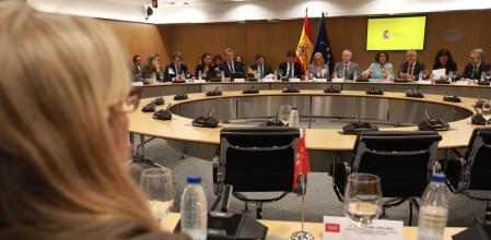 La ministra de Hacienda, María Jesús Montero junto al ministro de Política Territorial y Memoria Democrática, Angel Víctor Torres Pérez en la reunión de los miembros del Consejo de Política Fiscal y Financiera (CPFF), este lunes en Madrid. Foto Emilia Gutierrez 11/12/2023