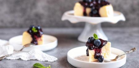 Tarta de queso de arándanos, una receta cremosa y refrescante para los amantes del dulce