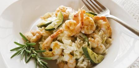 7 recetas rápidas y fáciles que puedes preparar con un vasito de arroz precocinado