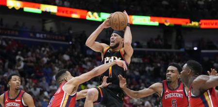 Booker anotó 19 de los 28 tiros de campo que intentó