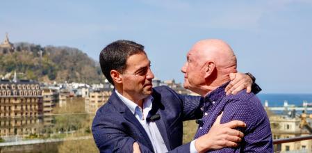 Pradales e Ibarretxe se abrazan en precampaña