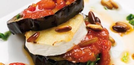 La receta más fácil de berenjenas con queso y piñones