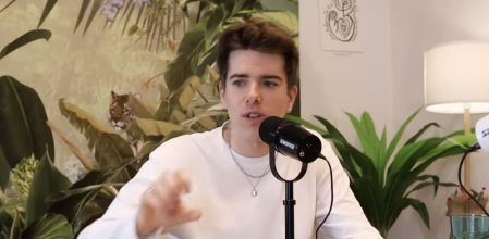 Fue uno de los primeros influencers de éxito en España y ahora recoge chaquetas de otros famosos: “Fracasé”