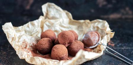 La mejor receta de panellets de chocolate para festejar el Día de Todos los Santos