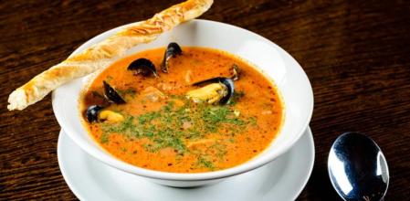 La receta más fácil de sopa picante de mejillones y berberechos