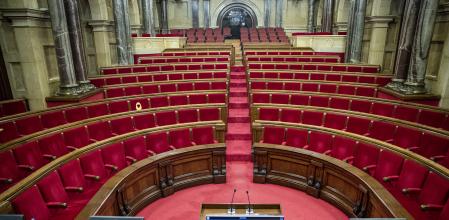 El presidente de la Generalitat, Pere Aragonès, interviene tras la votación en el Parlamento de Cataluña en la que se ha tumbado los presupuestos de la Generalitat para este año, al prosperar las enmiendas a la totalidad presentadas por JxCat, Vox, la CUP, En Comú Podem, CS y PPC, después de fracasar la negociación del Govern de Pere Aragonès con los comunes por el escollo del Hard Rock, lo que deja ahora mismo la legislatura catalana en el limbo.