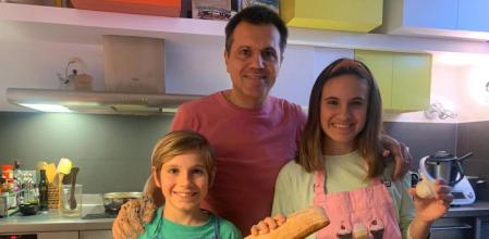 Los chefs cocinan en casa: la sopa de pan y ajo de Oriol Castro