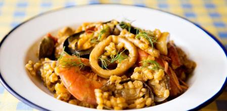 Prepara un exquisito arroz con marisco paso a paso