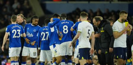 Una pausa en el partido entre el Everton y el Tottenham del pasado 3 de abril