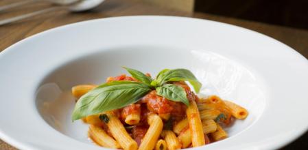 Cómo hacer pasta al pomodoro