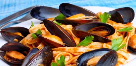 Una receta de espagueti ‘frutti di mare’ para todos los días