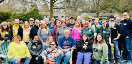 El profesor se reencuentra con más de 100 de sus antiguos alumnos
