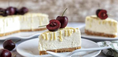 Cheesecake de chocolate blanco, la versión más fácil y deliciosa de este postre clásico