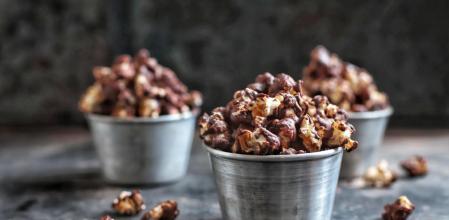 ¿Te gustan las palomitas dulces? Prepara estas de chocolate negro tan golosas por su Día Mundial