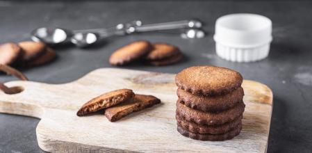 Galletas de jengibre con chocolate: la receta más sencilla y dulce de preparar en el microondas
