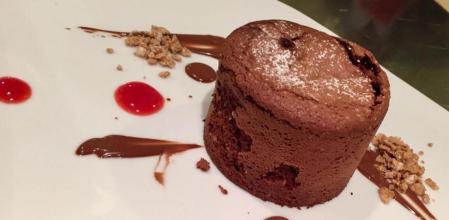 Aprende a preparar un ‘coulant de chocolate’ en 45 segundos