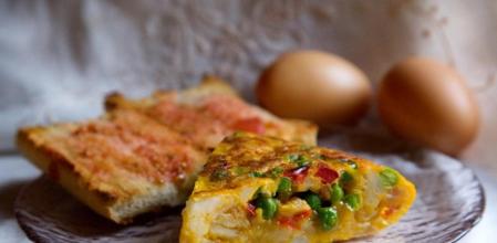 Tortilla de la huerta, un clásico que nunca falla