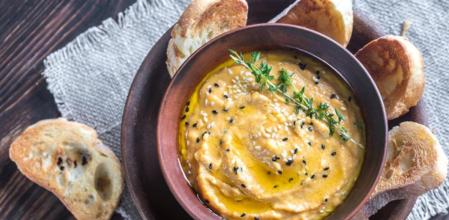 Cambia la receta del hummus para aprovechar la calabaza de Halloween