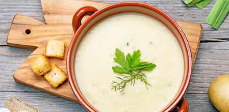 Vichyssoise: la receta de la crema más fresca del verano