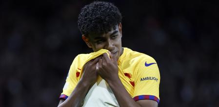 Paris (France), 10/04/2024.- Lamine Yamal of Barcelona during the UEFA Champions League cuartel-finales, 1st leg soccer match between Paris Saint-Germain and FC Barcelona, in Paris, France, 10 April 2024. (Liga de Campeones, Francia) EFE/EPA/MOHAMMED BADRA