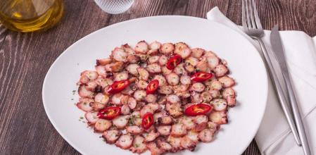 Aprende a preparar un sabroso carpaccio de pulpo con esta práctica receta