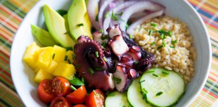 Cómo hacer un saludable poke de pulpo