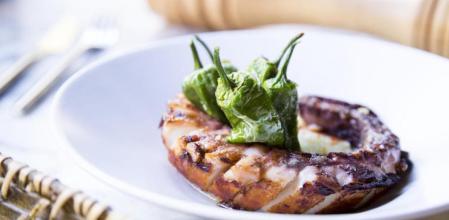 La receta del pulpo al horno con pimientos más sabrosa