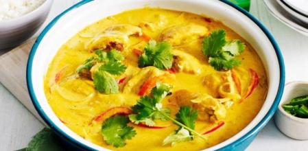 La receta de pollo al curry para dar un toque exótico a tu mesa