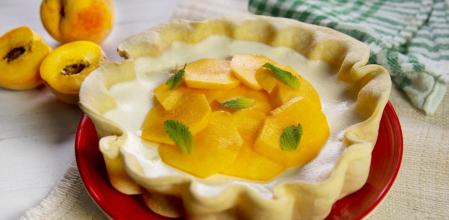 La receta de tarta de queso fresco con melocotón más fácil y saludable