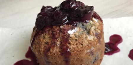 Así se prepara un ‘financier de arándanos’