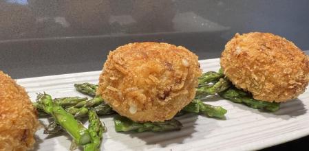 La receta de croquetas de salchichón y espárragos de Miquel Antoja más sabrosa